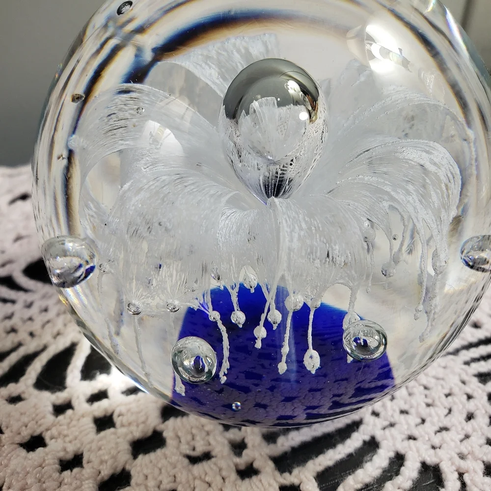 Vintage Pier 1 Art Glass Paperweight Blue White Flower Burst Controlled Bubbles